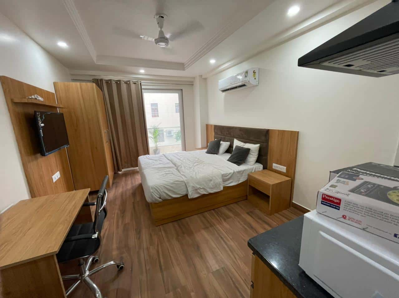 1 RK — Big dreams, small space