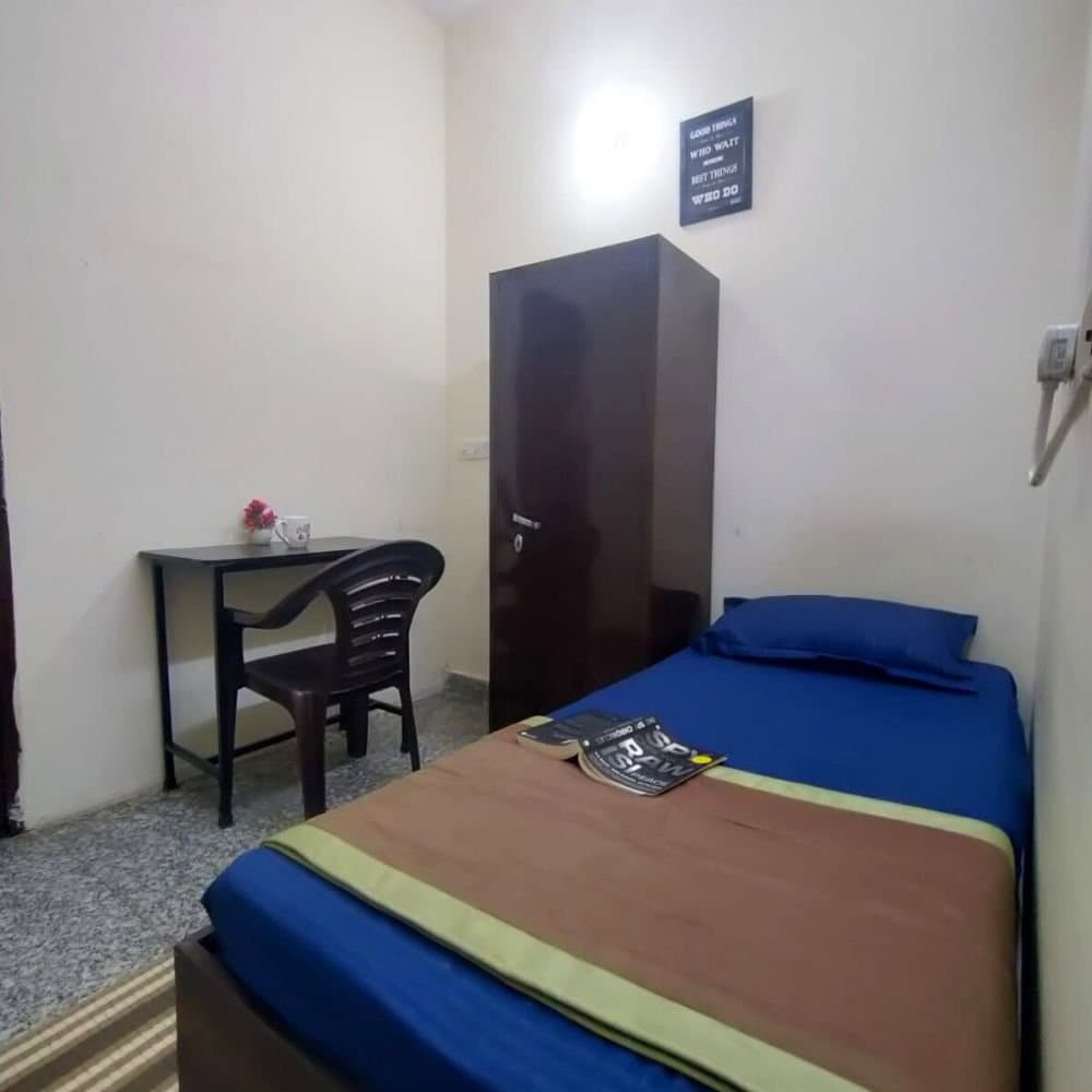Kiwi House — GTB Nagar, Delhi (North Campus)